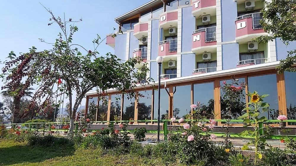 Linda Butik Otel Guemuelduer Izmir Exterior photo
